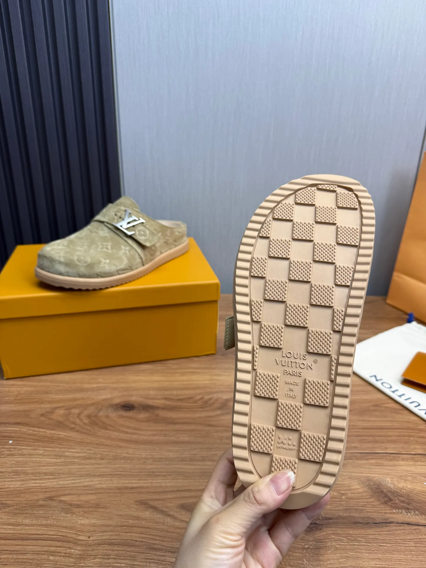 Men's shoes 💰520💰 Lv. hot selling men's slippers 🔥 🩴Official website one to one production 38-45 sizes 45 46 🉑️Customized!